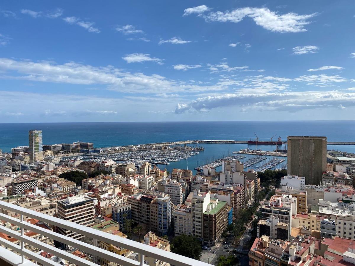 29th Floor & Sea View Apartament